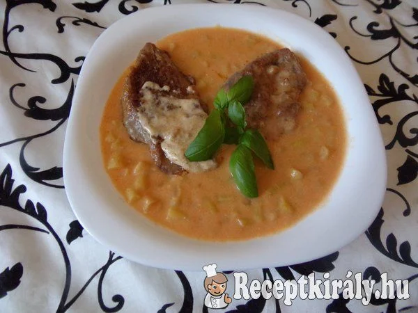 Zöldbabfőzelék tejszínes szaftos hússal recept