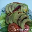 Bruschetta avokádóval salátalevéllel medvehagymával paradicsommal