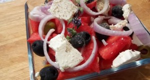 Görög saláta dinnyével fetával olívabogyóval