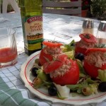 Libamájjal tojással töltött paradicsom mediterrán salátával hidegen 2