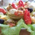 Sárgadinnye saláta babyrákollóval, paradicsomos kagylóval, mozzarellával, vodkával