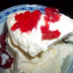Vanília fagylalt cseresznye jammel vodkával