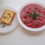 Vörösboros mazsolás görögdinnye leves füstölt sajtos pirított mogyorós toasttal 1