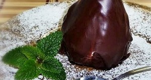 Vörösborban párolt csokoládés körte