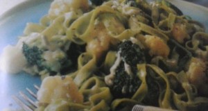 Spenótos tészta brokkolival karfiollal és kék sajttal