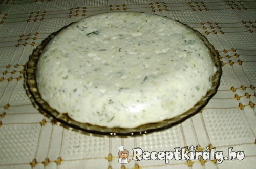 Kapros, fokhagymás házi sajt