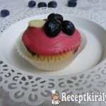 Áfonyás-fehércsokis cupcake 2