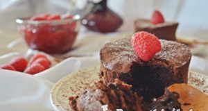 Csokis láva tortácska málnával – paleo
